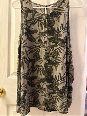Old Navy Tropical Leaf Print Sleeveless Tank Top - Olive
